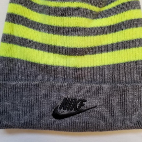 NIKE UNISEX KIDS & ADULTS FOLDOVER BEANIE & GLOVE - Picture 10 of 12